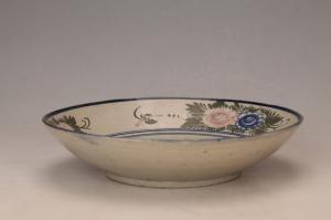 001810五彩花卉图案纹盘