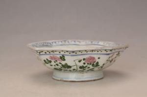 001814“生利”款青花红绿彩花卉纹八角碗