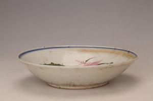 001819青花红绿彩莲池纹盘