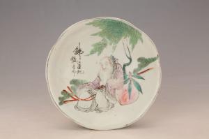 001826五彩寿星人物纹花口盘“江荣记”款