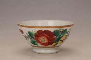 001828五彩花卉图案纹描金碗