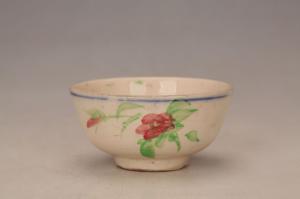 001834五彩花卉纹碗