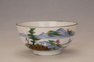 001838五彩山水纹碗