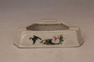 001859釉上彩花卉纹烟灰缸