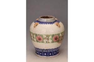 001862大窑五彩缠枝花卉纹四系盖罐“源记”款