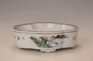 001878红绿彩山水纹茶盘“双利”款