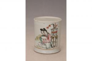 001880五彩双美读曲人物纹加罩油灯