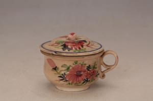 001897大窑五彩花卉纹把盖杯