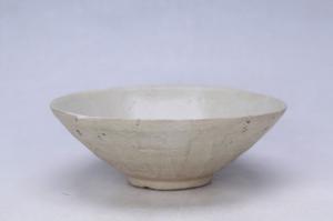002310青白釉刻花花卉纹碗