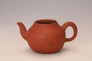 001912“顺兴”款红陶执壶