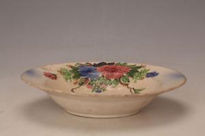 001916五彩花蝶纹盘