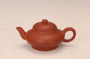 001921红陶茶壶“萼圃督制”款