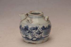 001944青花山水纹四系壶