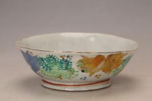 001969“挽回外溢”五彩鱼纹花口碗