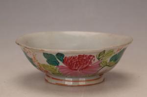 001972“挽回利权”五彩花卉纹碗