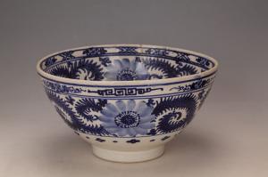 001979胜玉陶记款蓝彩碗