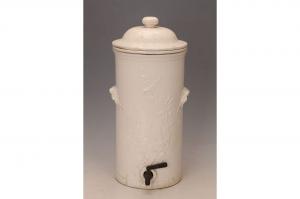 001987“如合出品”款白釉浮雕花鸟纹滤水器