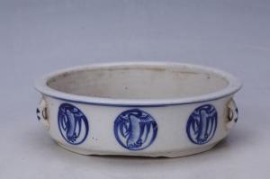 002163“源利”款蓝彩团鹤纹四系盅