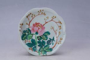 002171釉上彩花卉纹花口盘