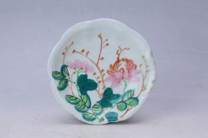 002172釉上彩花卉纹花口盘