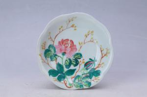 002174釉上彩牡丹纹花口盘