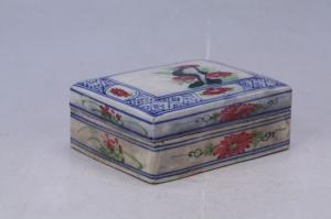 001999大窑五彩花卉纹方型印盒