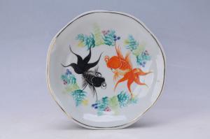 002206釉上彩金鱼纹花口盘