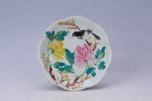002216“永利造”款釉上彩花鸟纹花口盘“永利造”款釉上彩花鸟纹花口盘