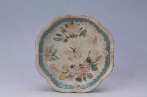 002220粉彩花蝶纹花口高足盘