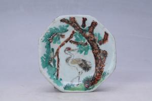 002228“出兴号置”款釉上彩松鹤纹八角盘