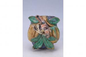 002245石湾窑彩釉贴塑花鸟壁瓶