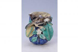 002249石湾窑彩釉贴塑花鸟壁瓶