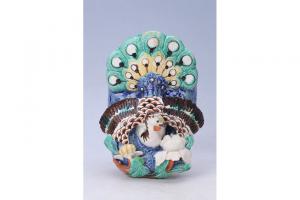 002251石湾窑五彩贴塑孔雀开屏壁瓶