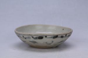 002479青花花卉纹卧足碗
