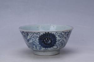 002509青花花卉纹碗