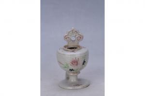 002708五彩花卉纹煤油灯