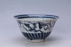002517“合利”款青花龙纹碗