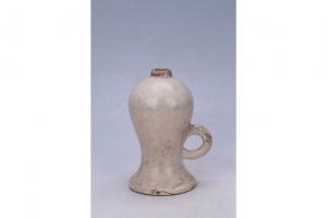 002712“美孚行”款白釉煤油灯座