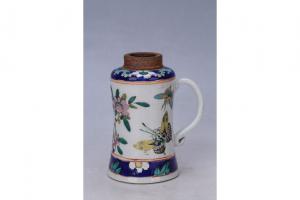 002723五彩花蝶纹煤油灯座