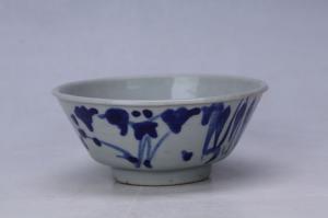 002579青花花卉纹碗
