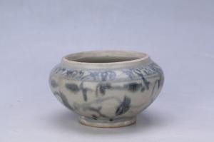 002584青花花卉纹罐