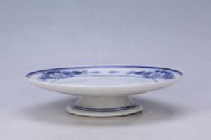 002791“荣成”款蓝彩花卉纹高足盘