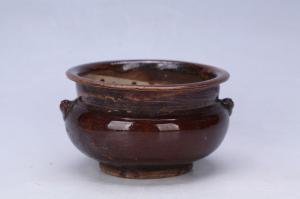 002624褐釉铺首炉