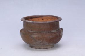 002627褐釉铺首炉