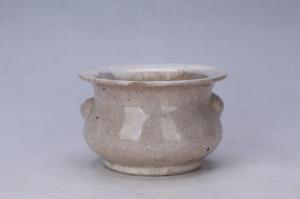 002632白釉铺首炉