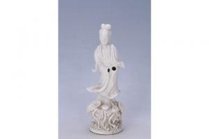 002660“发利”款白釉观音立像