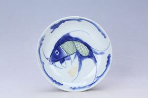 002915“三合”款青花鱼纹盘