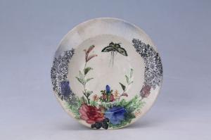 002941五彩花蝶纹盘