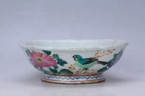 002950“吴炳顺”款五彩花鸟纹碗
