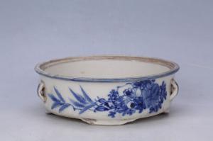 002858蓝彩花鸟纹四系三足盅